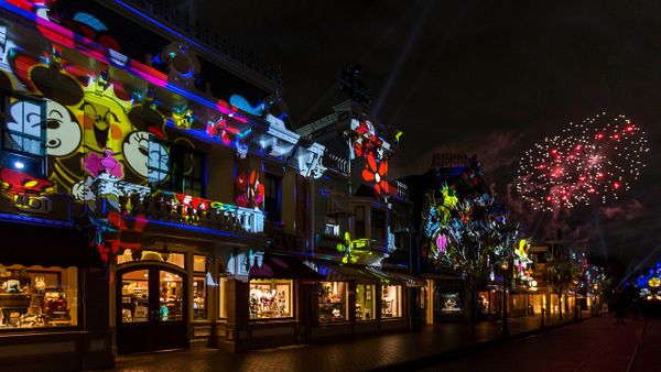 Watch #DisneyParksLIVE Stream of ‘Mickey’s Mix Magic’ from Disneyland Park, March 19 at 9:25 p.m. PT (11:25 a.m. CT)