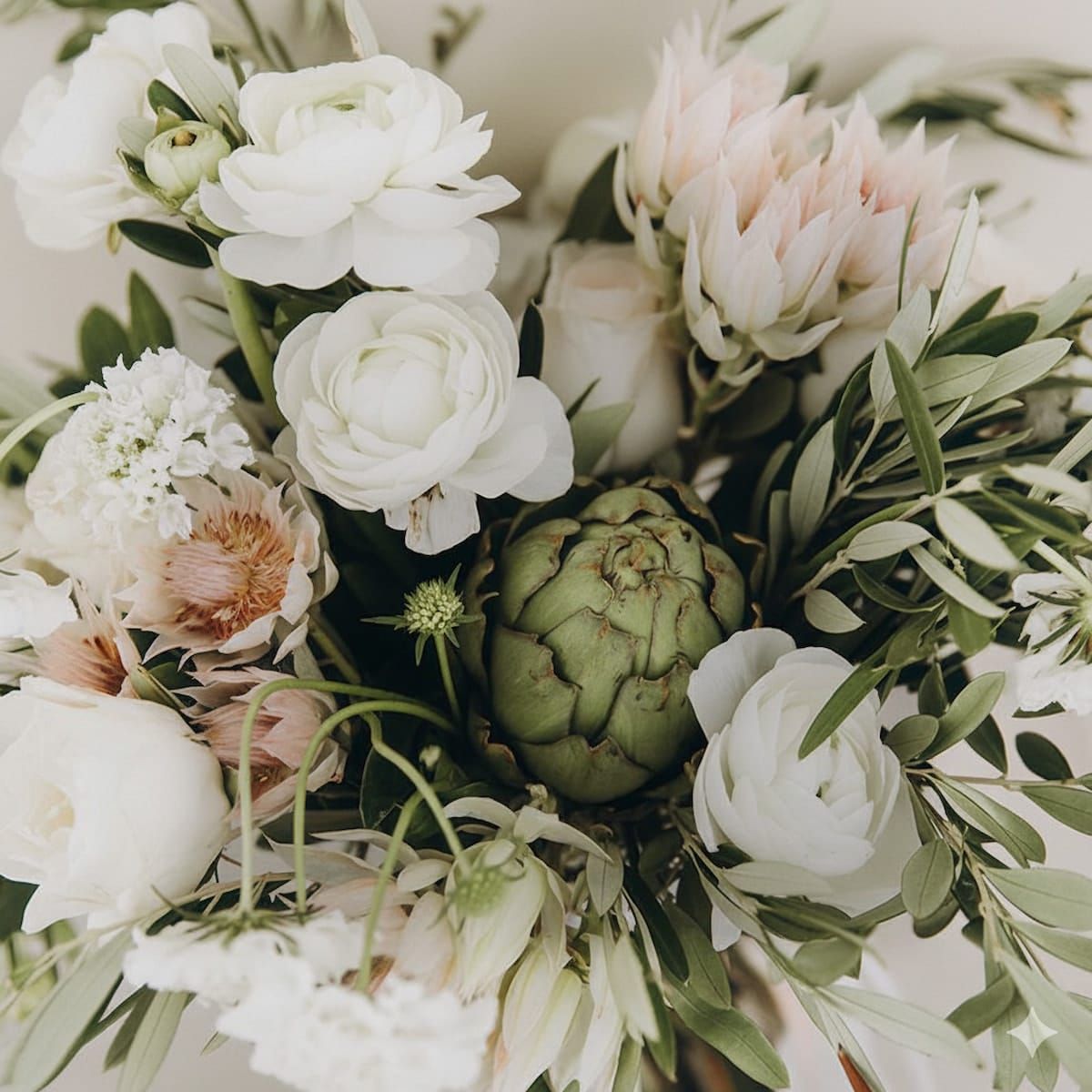 A Professional's Guide to Sympathy Flowers for a Colleague or Client in Southwest Florida