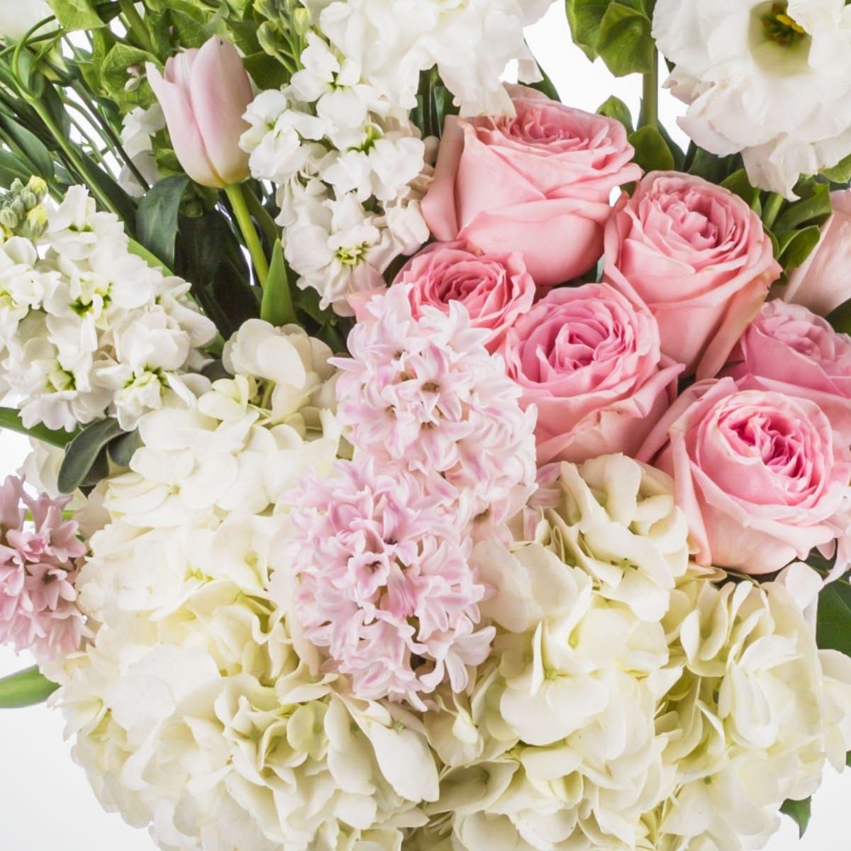 Enduring Grace: The Naples Connoisseur's Guide to Preserving Luxury Floral Arrangements