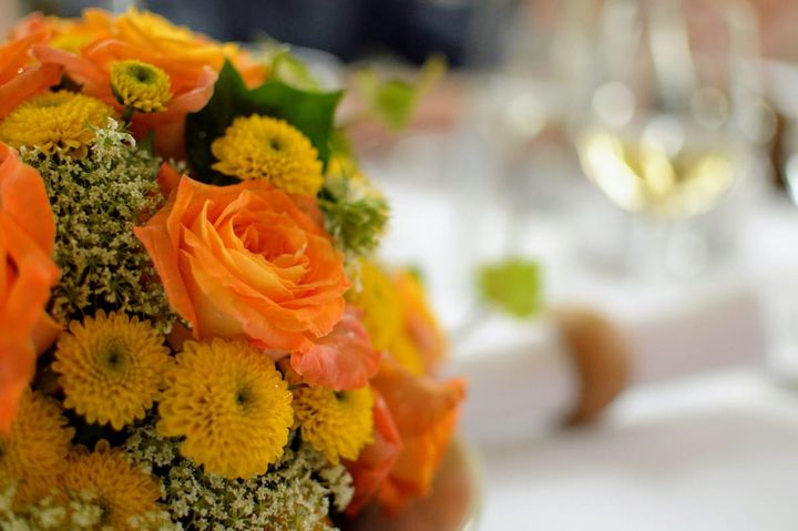 Coastal Thanksgiving arrangement in the Sunlit Harvest palette, styled by Grace & Blooms, your Naples florist for elegant, climate-tested Naples flower delivery.
