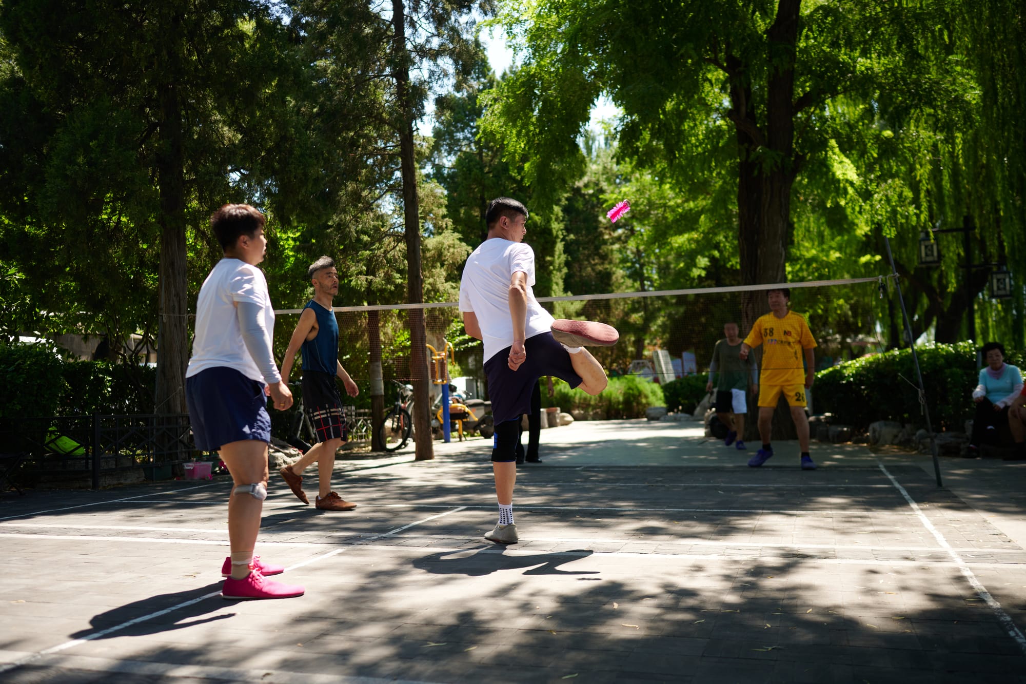 Sunny morning at Houhai Lake