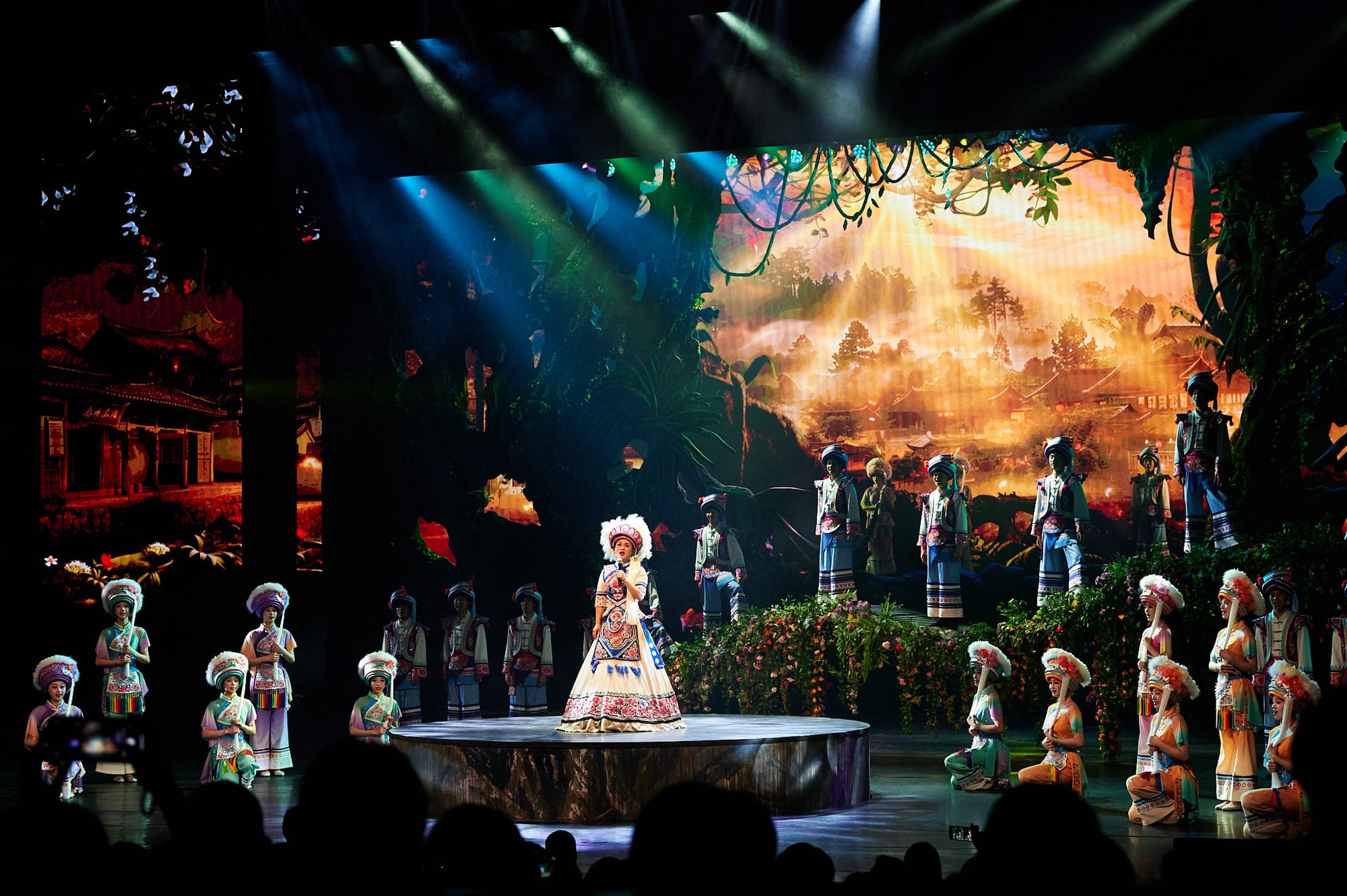 Charming Xiangxi show