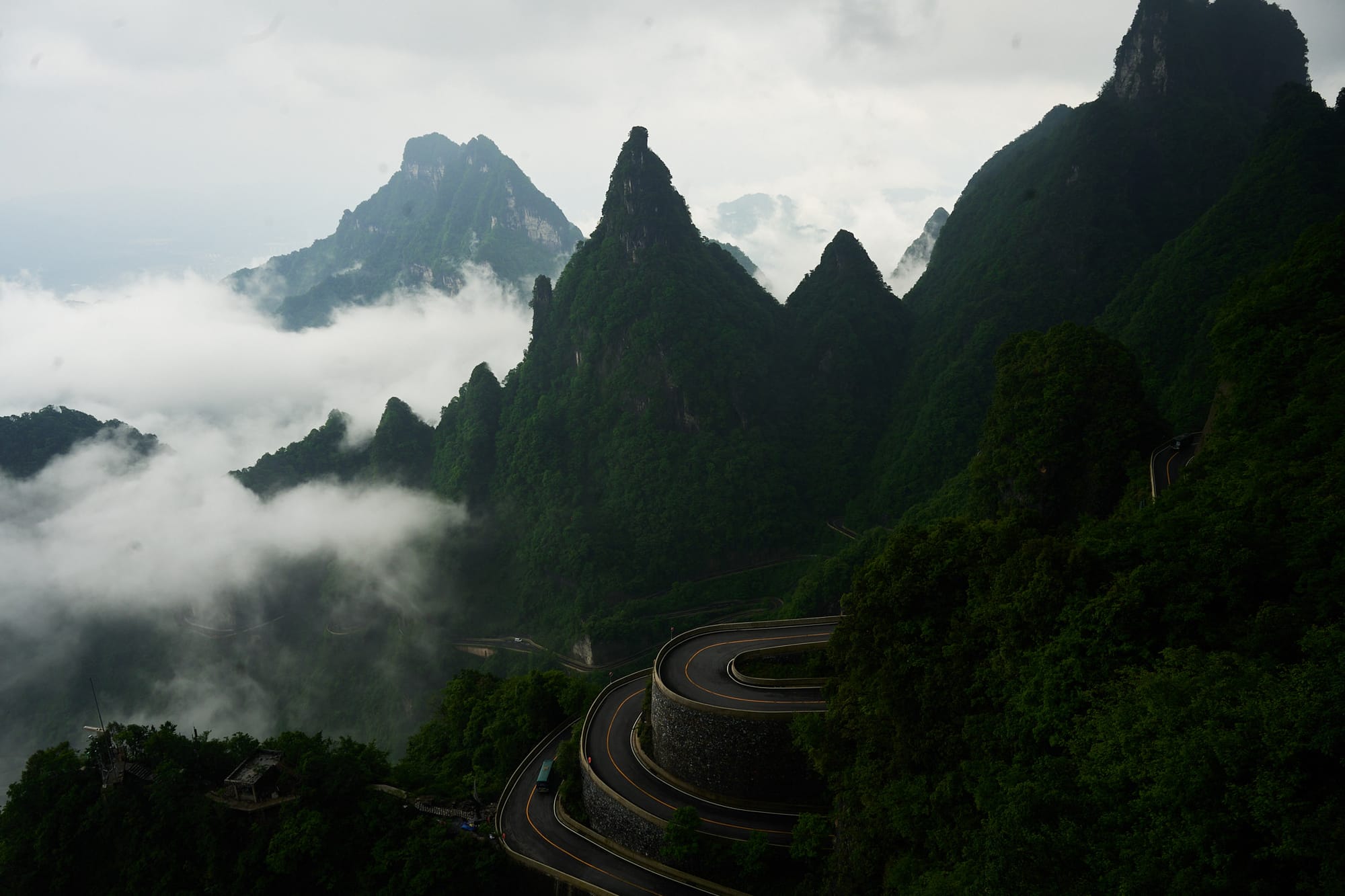 Road to Tianmen Mountain