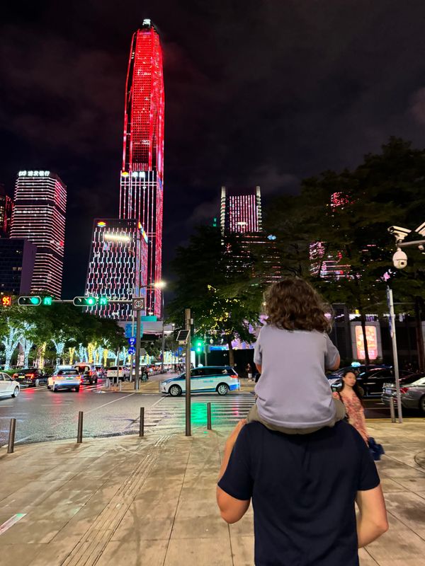 Walking the streets of Shenzhen at night