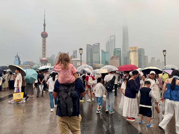 Visiting The Bund in Shanghai on a rainy day with lesser crowds