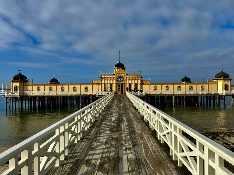 Sveriges vakreste kallbadhus og kystpromenade - Varberg