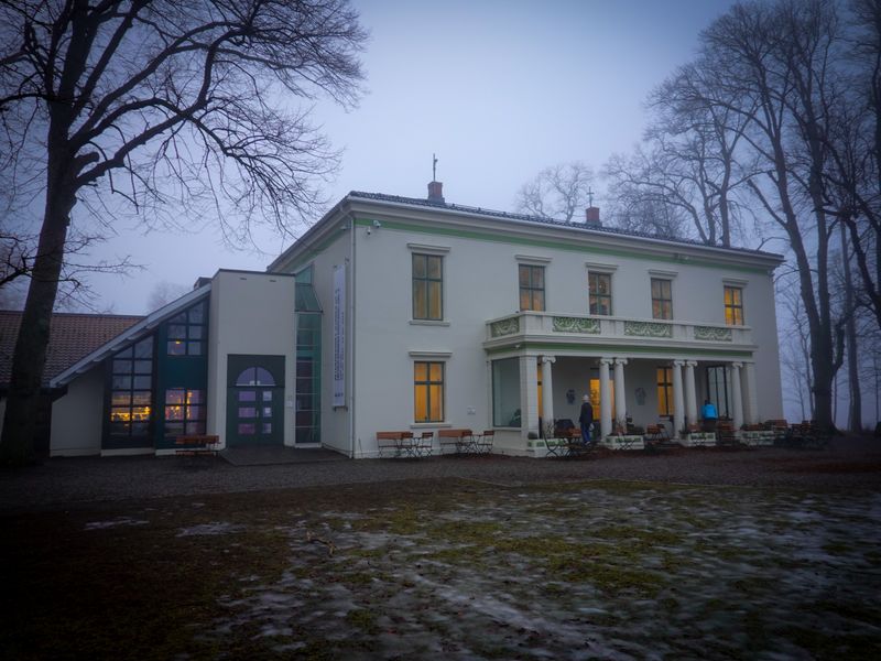Magisk tåketur på Jeløya - Kyststien Tronsvikstranda til Galleri F15.