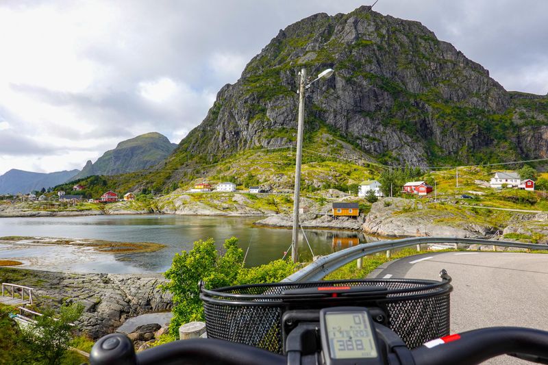 Sykkeltur fra Sakrisøy til Å - Lofoten