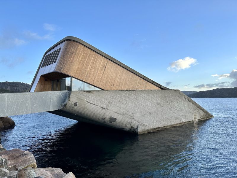 "Under" - En gastronomisk opplevelse på havets bunn