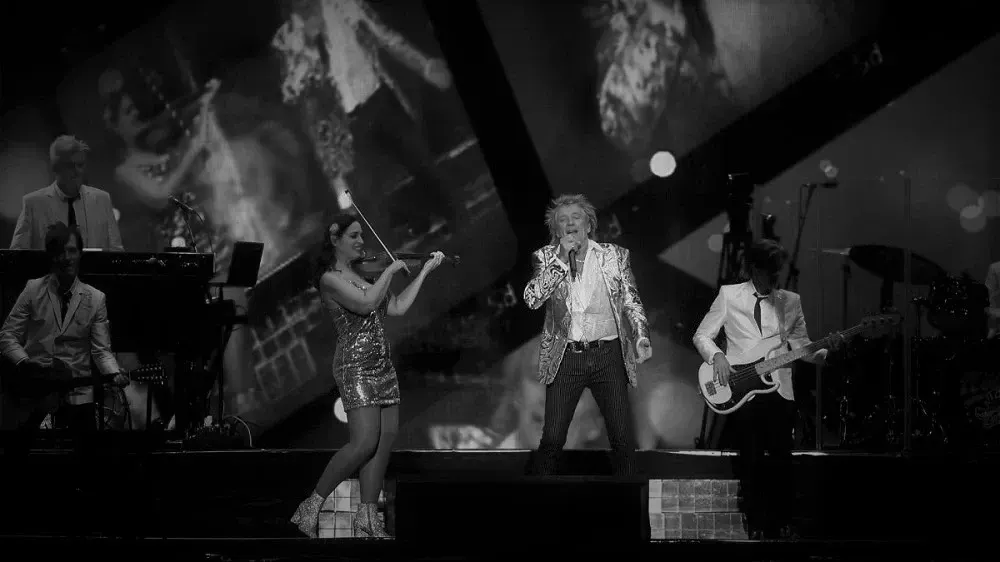 Rod Stewart, noche de brillo y glamour.