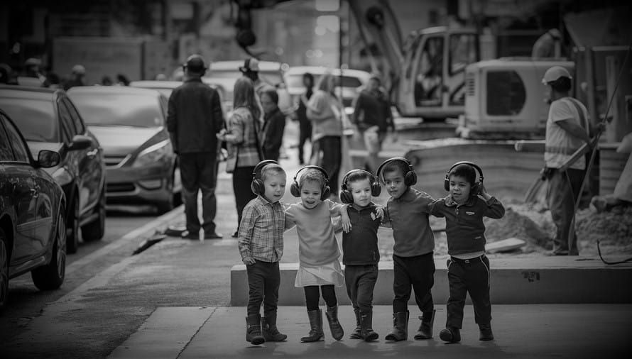 Contaminación acústica: altamente perjudicial para el cerebro de los niños.
