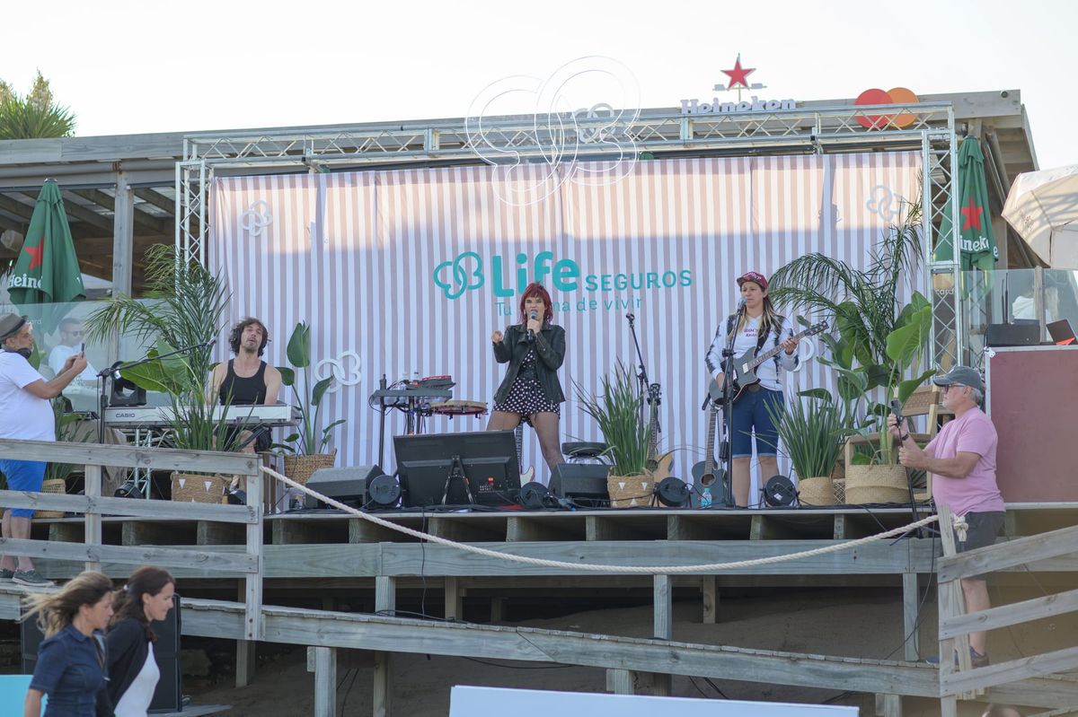 Life es Música: Fabiana Cantilo inauguró las Sesiones en el Mar con un encuentro íntimo al atardecer en Cariló
