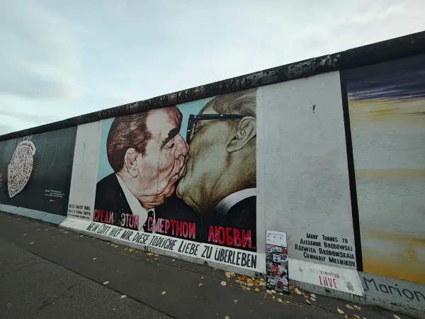 East Side Gallery al atardecer