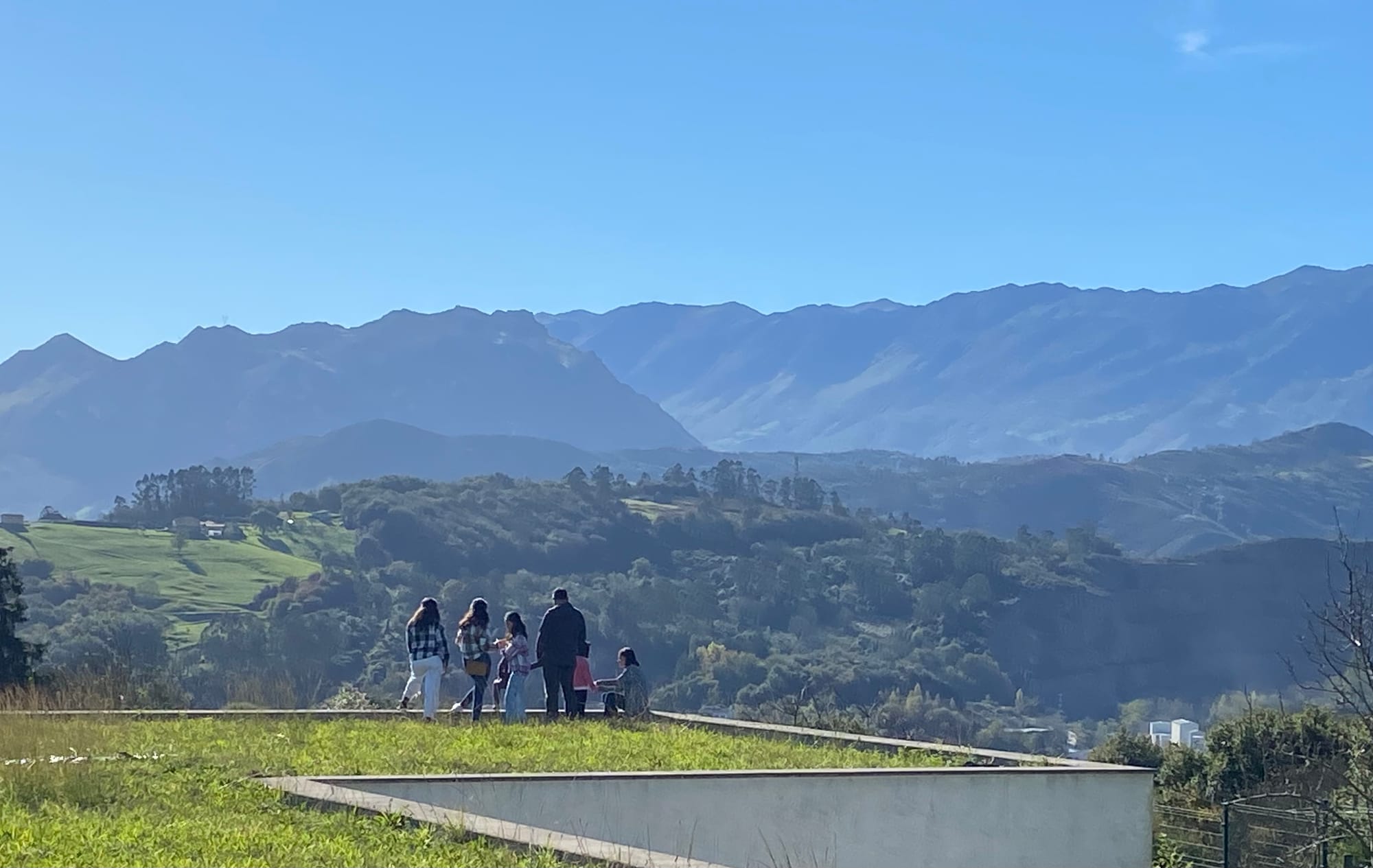 Cubierta verde, casa cueva, integración paisajística,