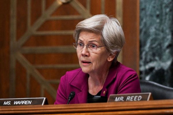 Concerns Over Regulatory Conflicts with Trump's Crypto Entity