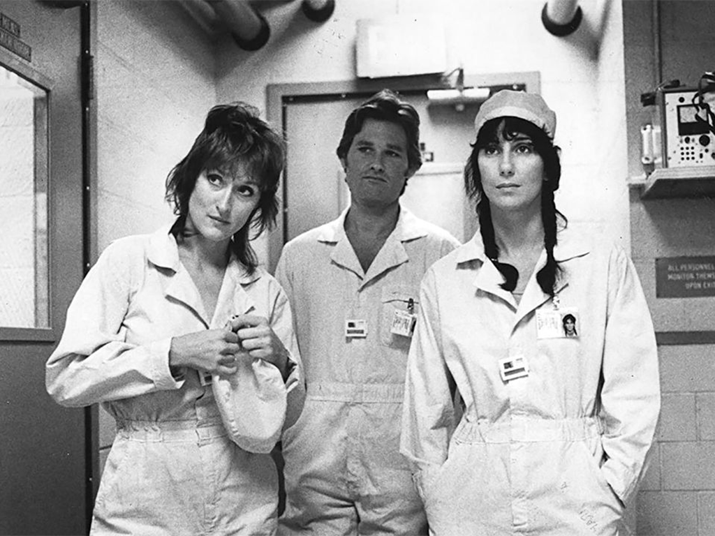 'Gilmore Girls' Season 2, Episode 11: Secrets and Loans