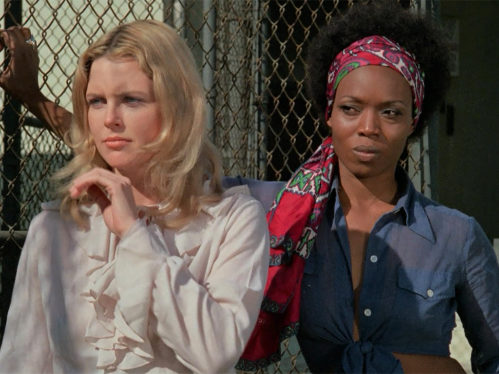 'Gilmore Girls' Season 5, Episode 22: A House is Not a Home