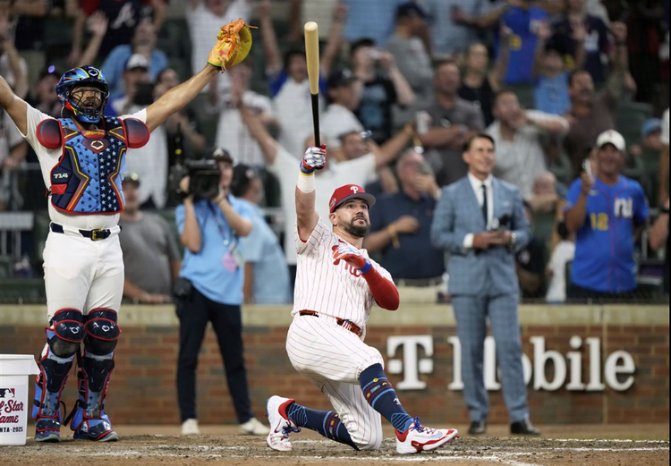 Baseball in July: Perfect for Fans, Collectors, and Investors