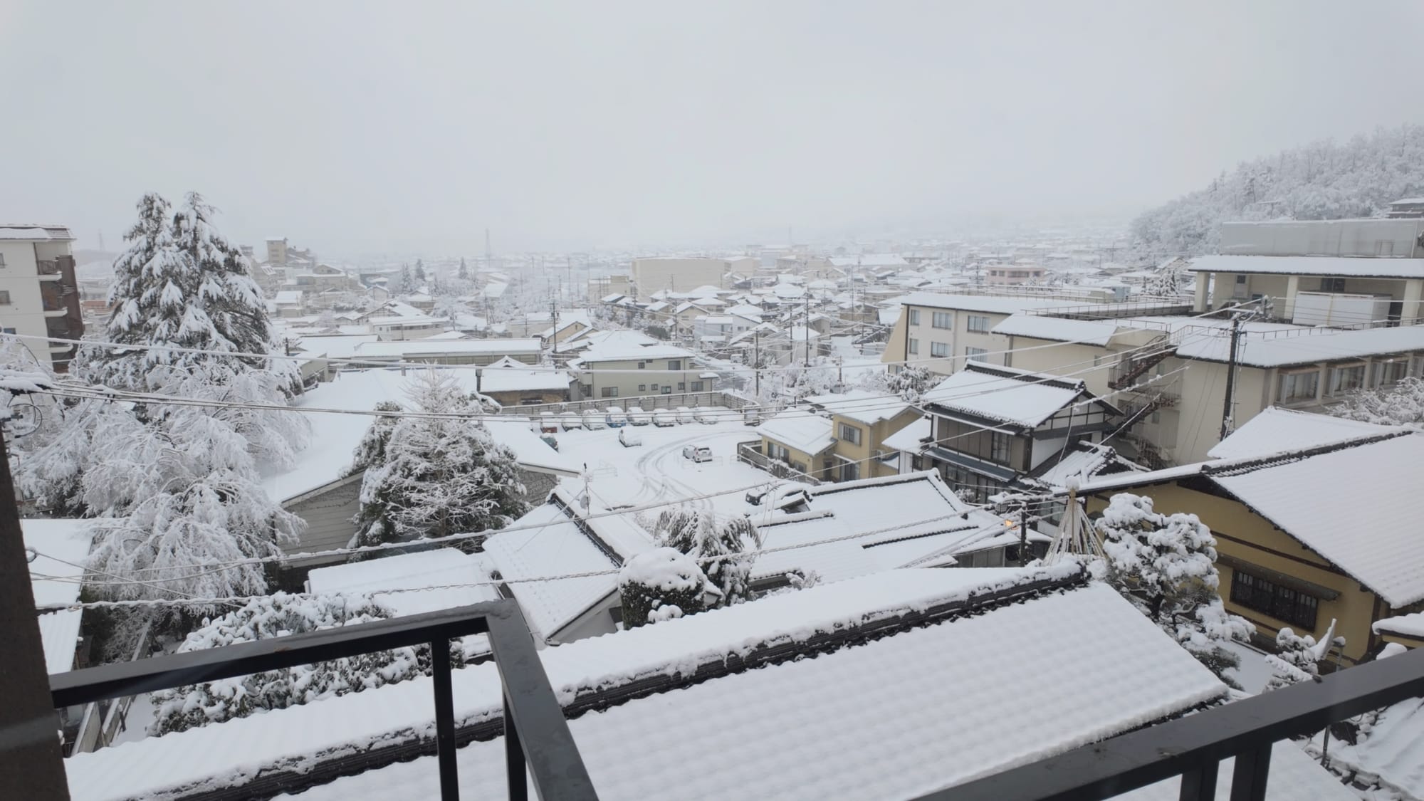 Asama-Onsen an einem Wintertag.