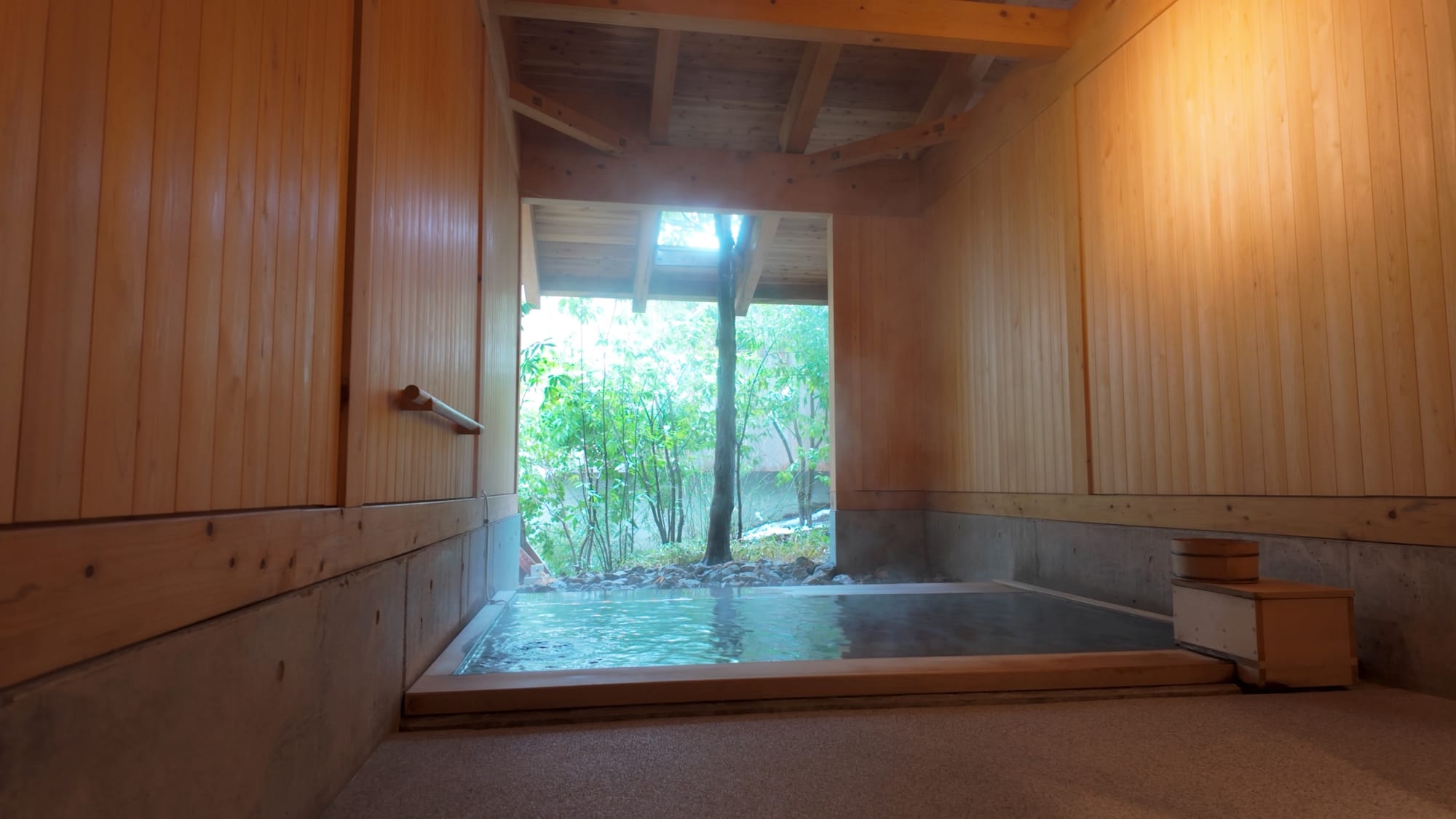 Dieses Bad stellt allen Gästen offen.