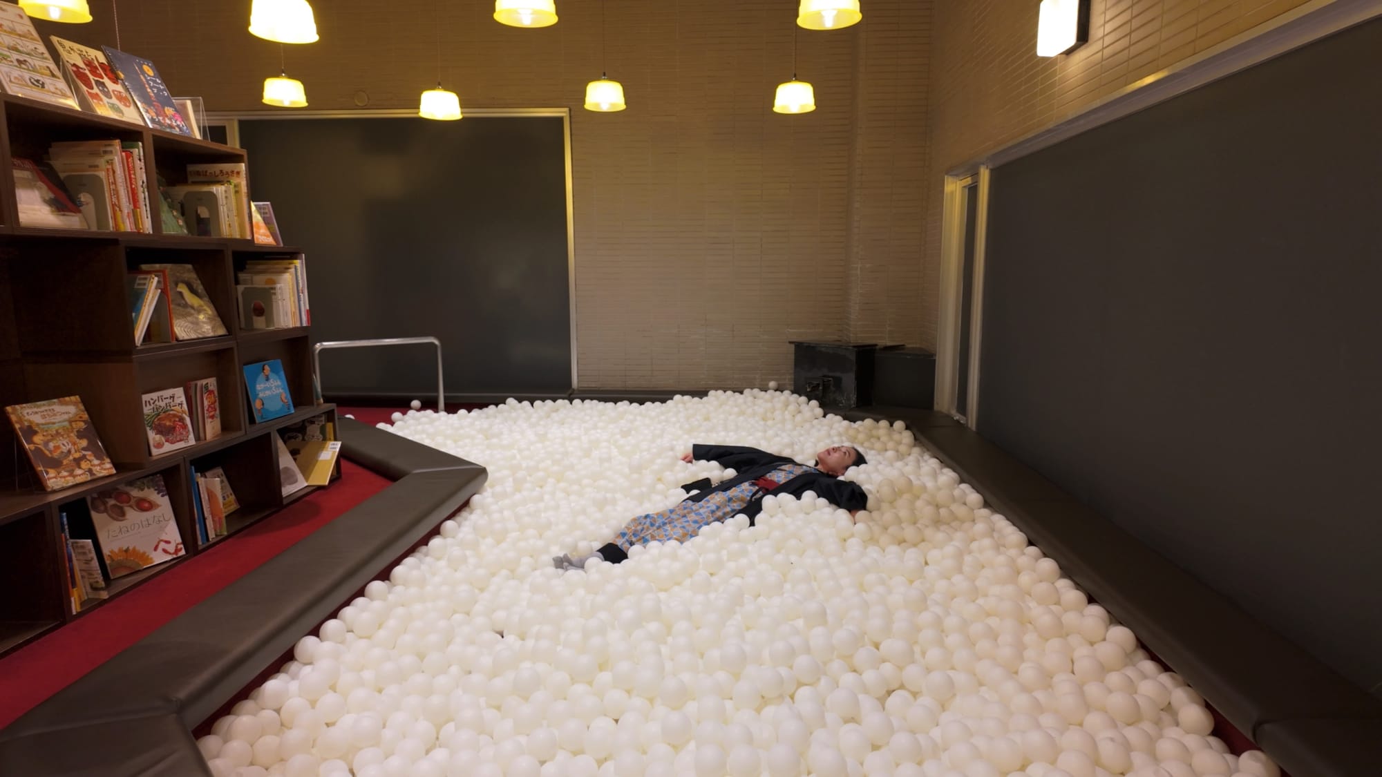 In der Buchhandlung im Matsumoto Jujo.