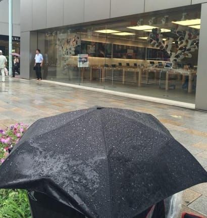 Warten im Regen.