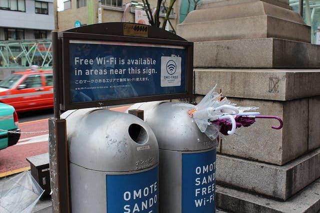 Ein Wegwerfprodukt: Der Regenschirm.