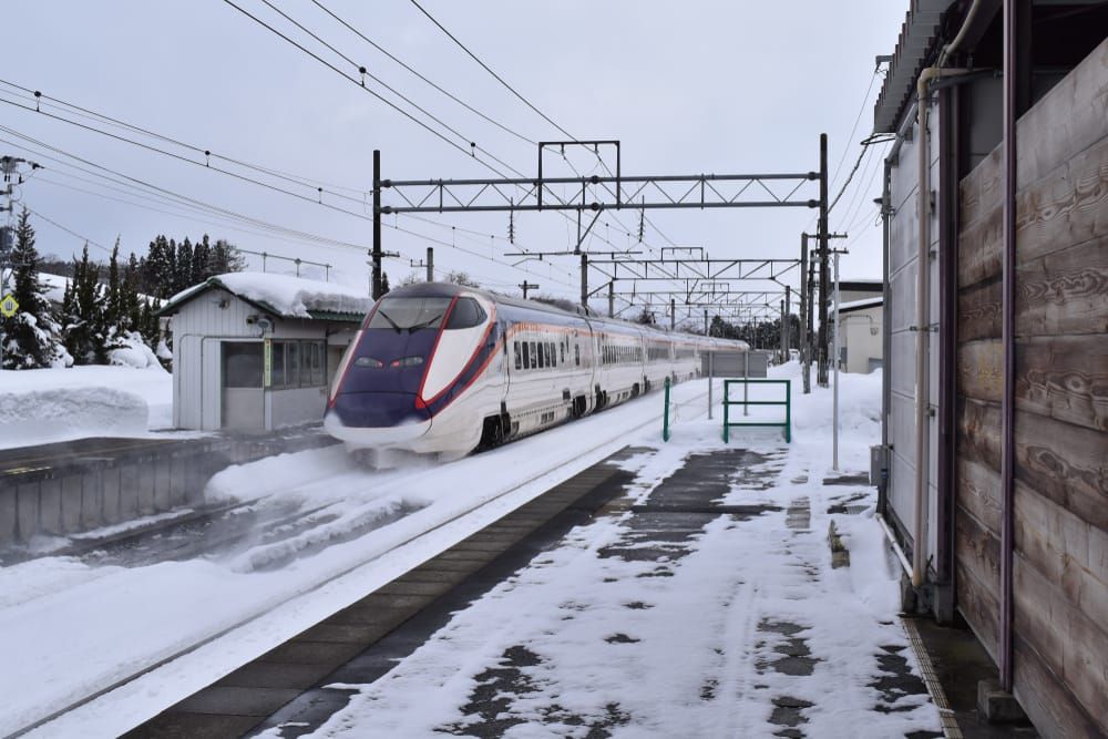 Der Yamagata-Shinkansen im Winter.