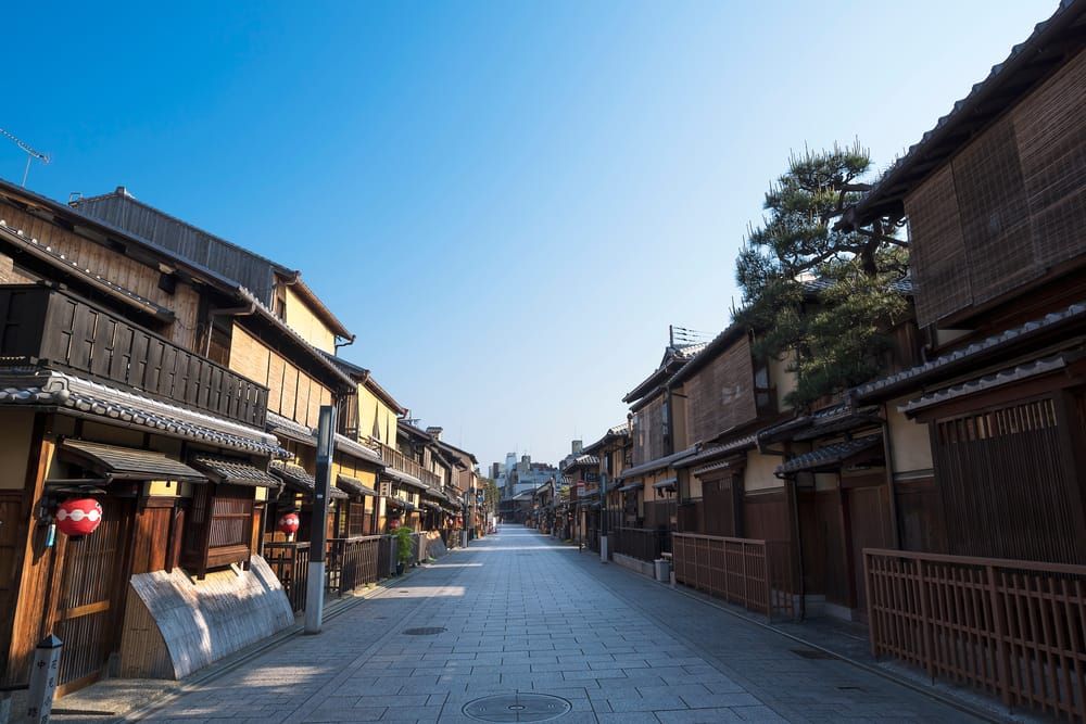 Das Geisha-Viertel Gion in Kyoto während der Golden-Week am 2. Mai 2020.