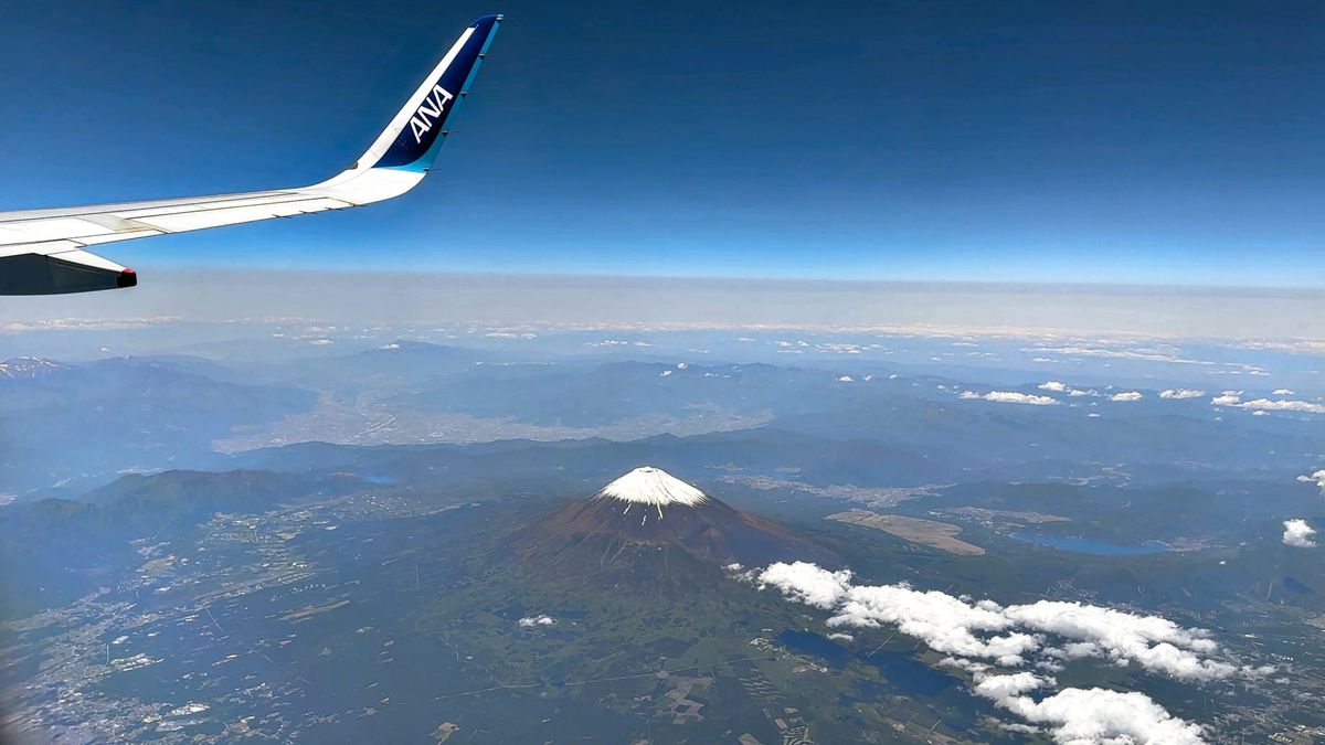 Von welcher Seite im Flugzeug sieht man den Fuji?