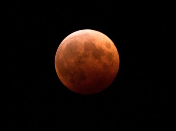 Der rote Mond