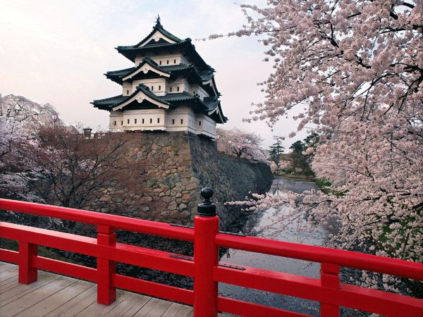 Die Burg Hirosaki in der Präfektur Aomori.