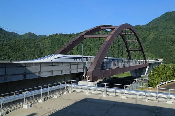 Der Maglev auf der Teststrecke in der Präfektur Yamanashi.