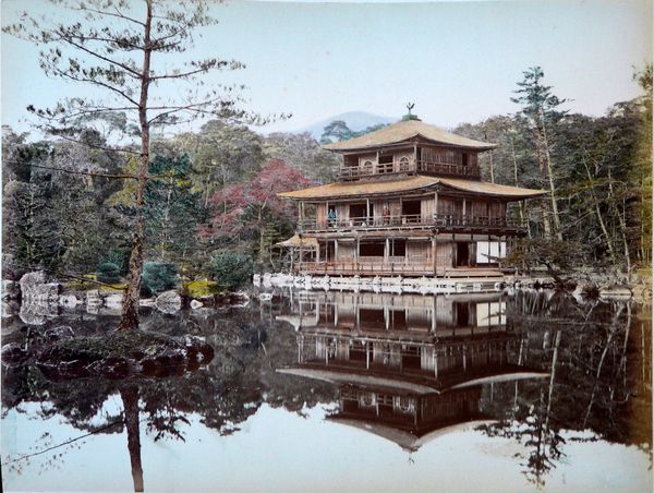 Der Kinkakuji in Kyoto, 1885.