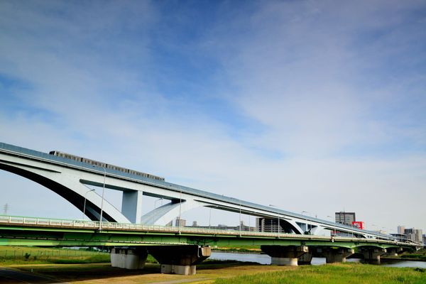 Tokios Bahn mit Ausblick