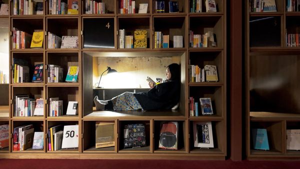 Vom verfallenen Onsen-Dorf zum Buchparadies