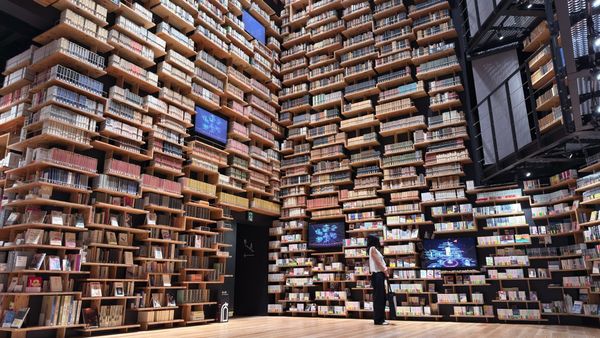 Die Bücherkathedrale bei Tokio