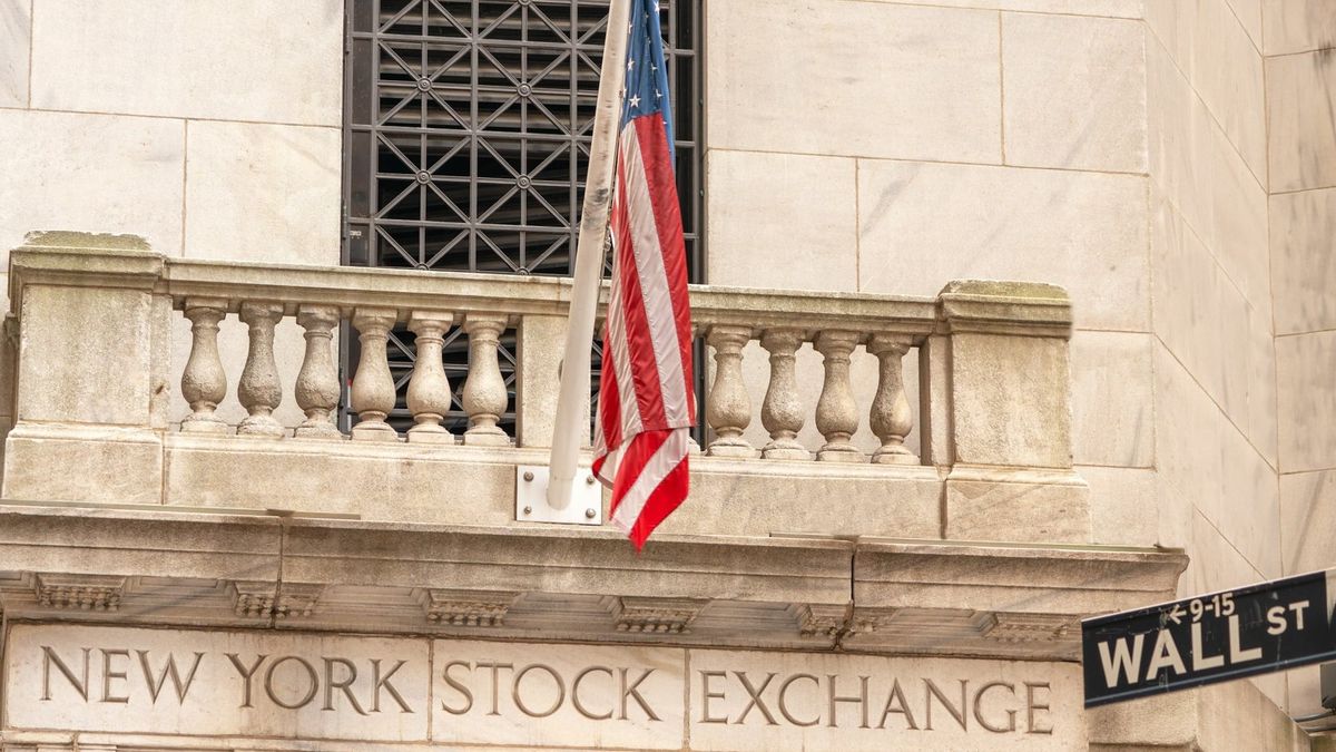 Markets turn selective ahead of Nvidia earnings and Fed policy signals