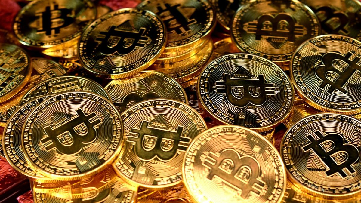 Bitcoin and crypto stocks rally as investors focus on the Senate CLARITY Act vote