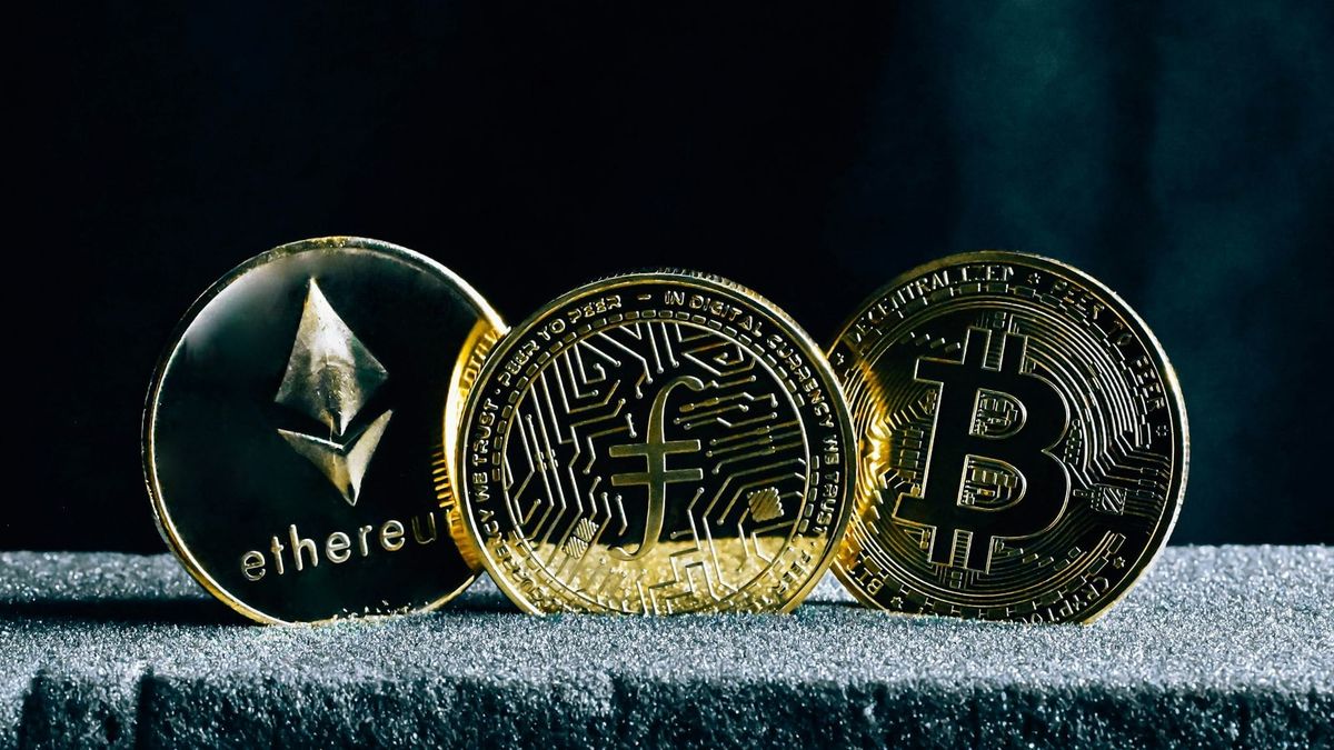 Robinhood and Circle lead gains across crypto-linked stocks