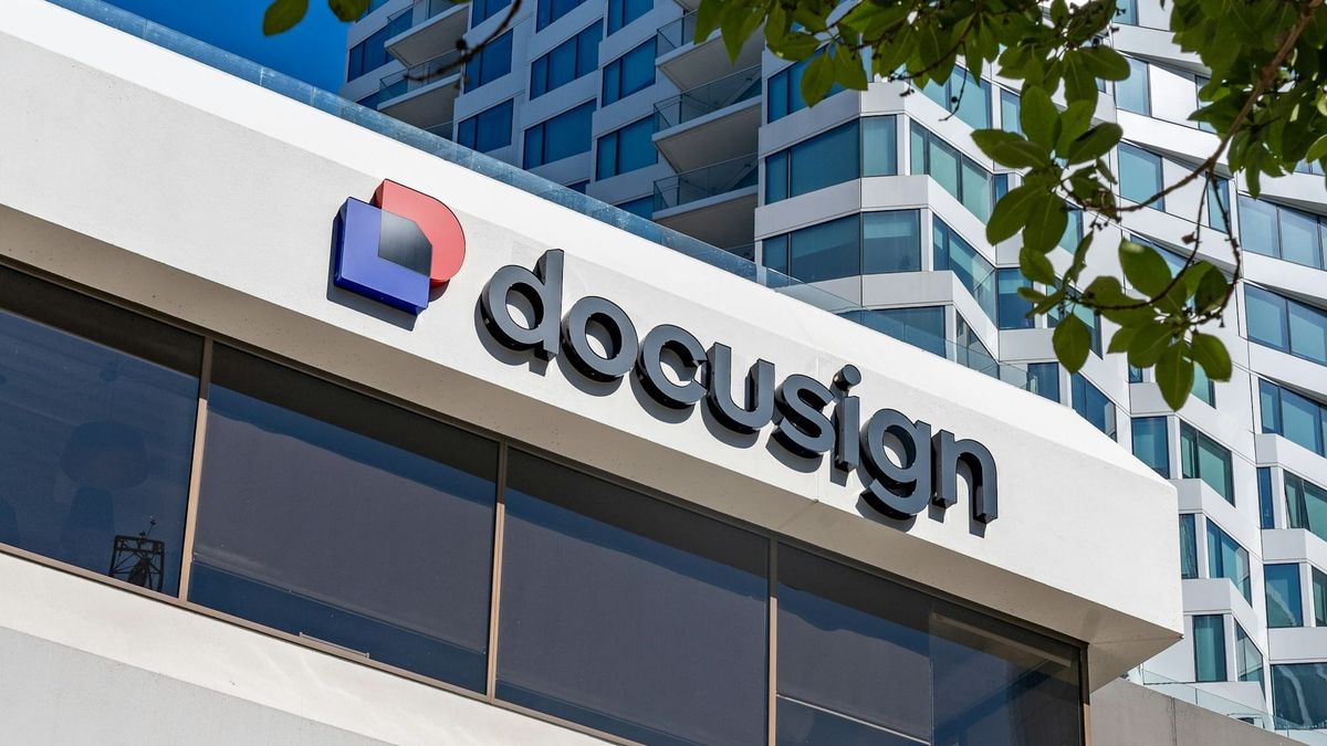 DocuSign IAM adoption and AI expansion support higher fiscal 2027 ARR growth outlook