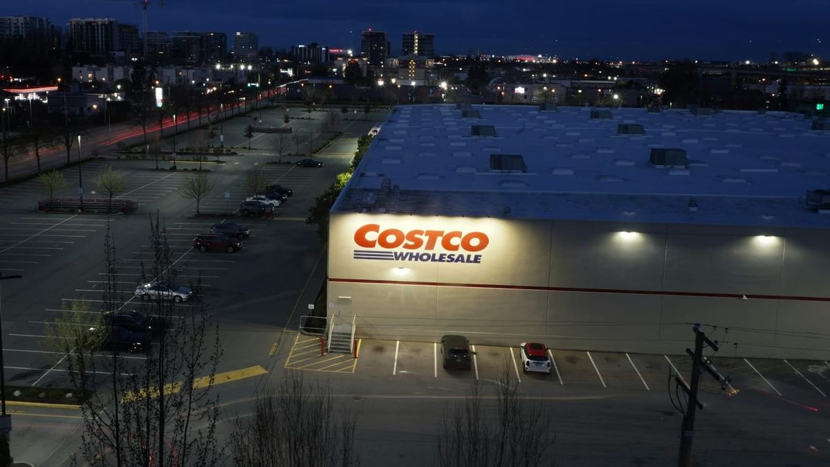 Costco warehouse as sales, digital growth and expansion spending rise