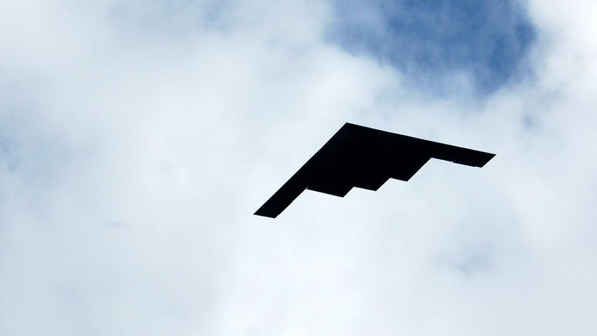 Northrop Grumman B-21 bomber highlights defense growth and record military contract backlog