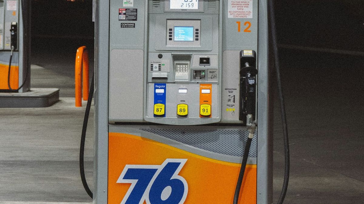 Oil prices near $105 as Middle East supply risks and rising fuel costs pressure inflation