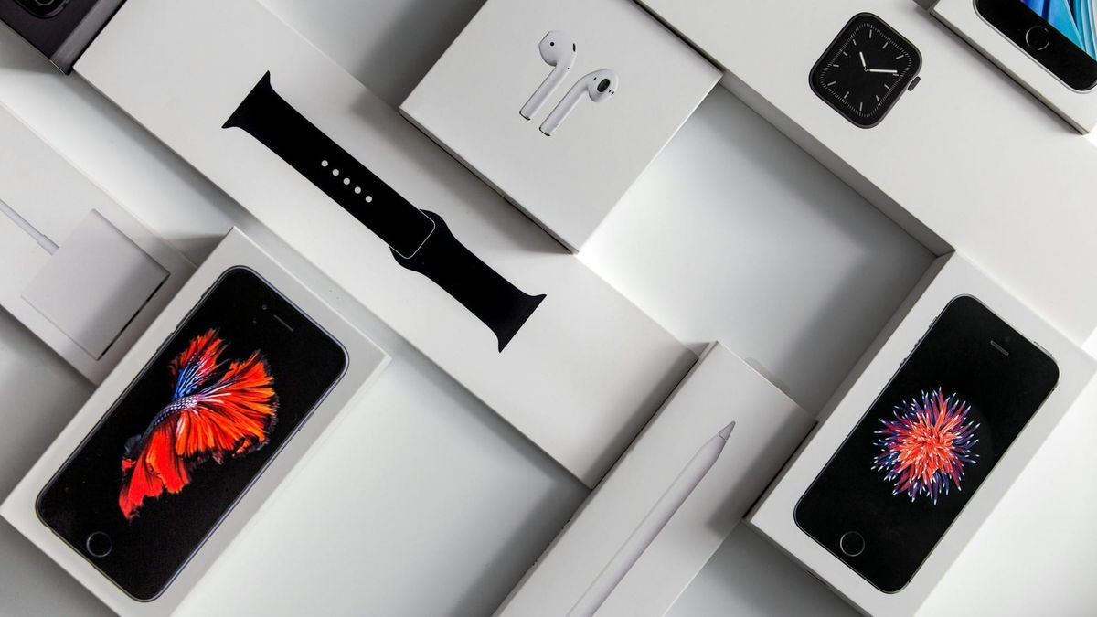 Apple's AI Strategy Signals a New Growth Opportunity Across iPhones and Services