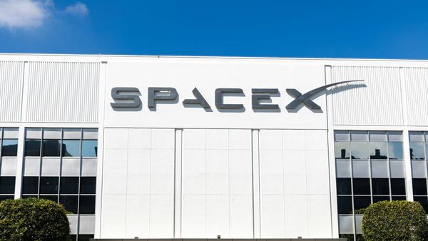 SpaceX and Tesla stocks draw attention as ownership and merger speculation reshape sentiment