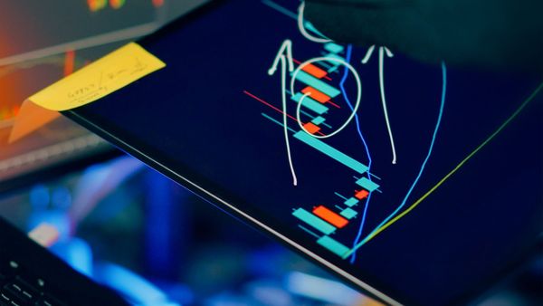 Nvidia, Salesforce, CrowdStrike and Marvell reflect a selective week for growth stocks