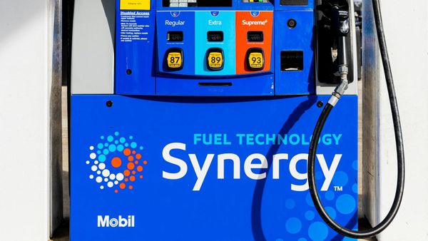 Oil prices and Treasury yields rise as U.S. stocks fall amid renewed inflation concerns