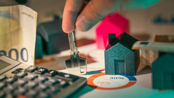 Rising mortgage rates and inflation increase borrowing costs for U.S. households