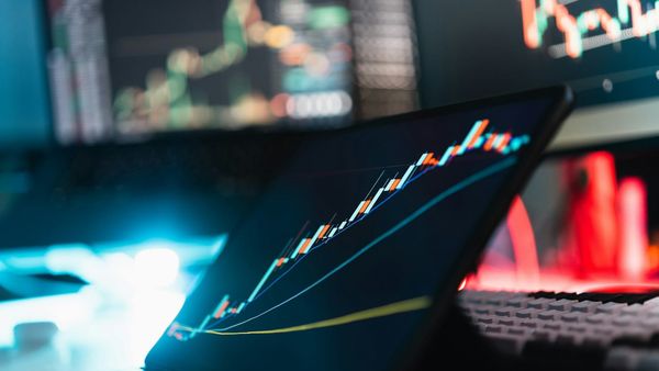 AI growth, corporate execution and macro pressure shaped markets across a busy week